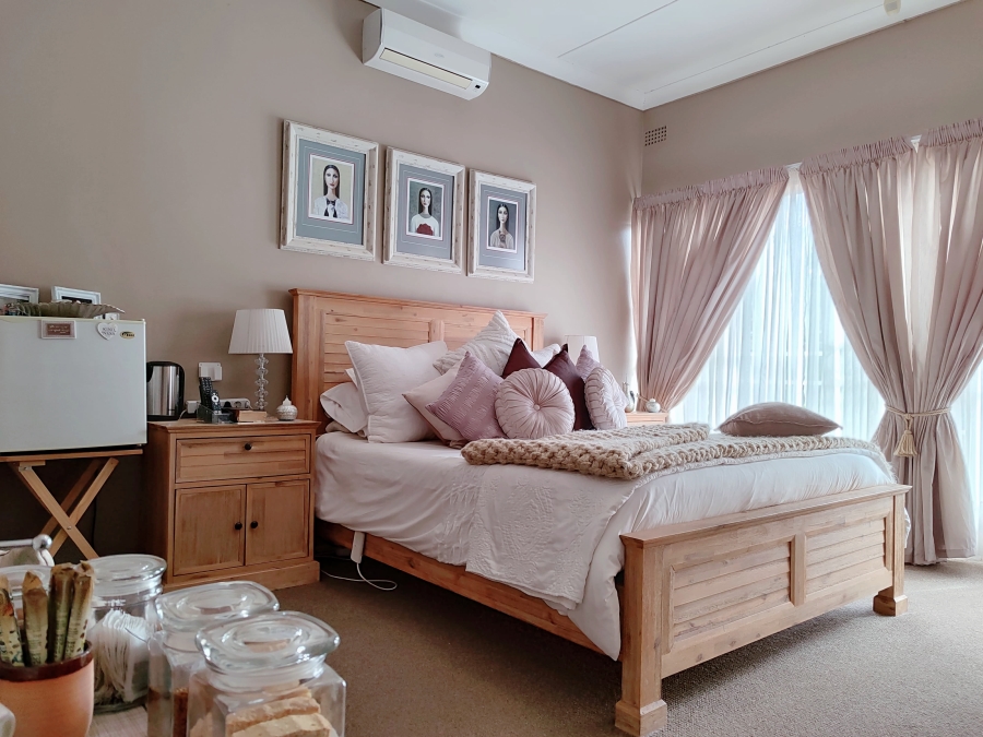 4 Bedroom Property for Sale in Wilkoppies North West